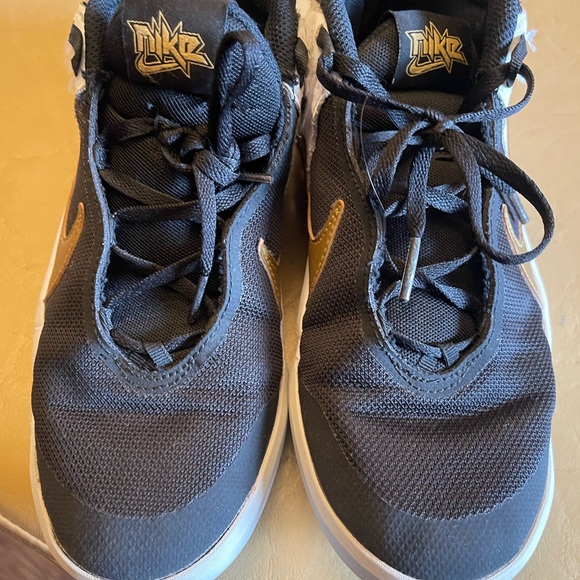 Size 5Y Nike hustle DX-SU21 - Picture 2 of 5